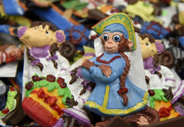 Обезьяньи перевоплощения: новогодние сувениры для крымчан