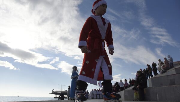 В Ялте прошел традиционный предновогодний Мороз-парад