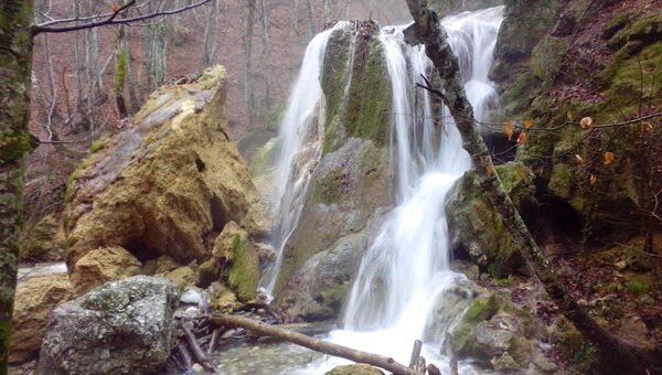 Водопад Серебряные струи в Крыму