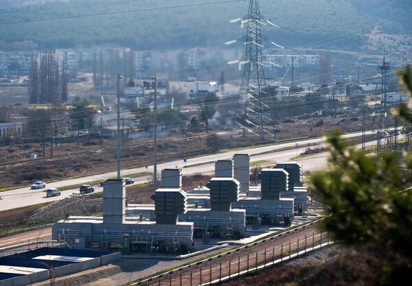 Четыре мобильные газотурбинные электростанции (МГТЭС) на площадке Севастопольская Четыре мобильные газотурбинные электростанции (МГТЭС) на площадке Севастопольская
