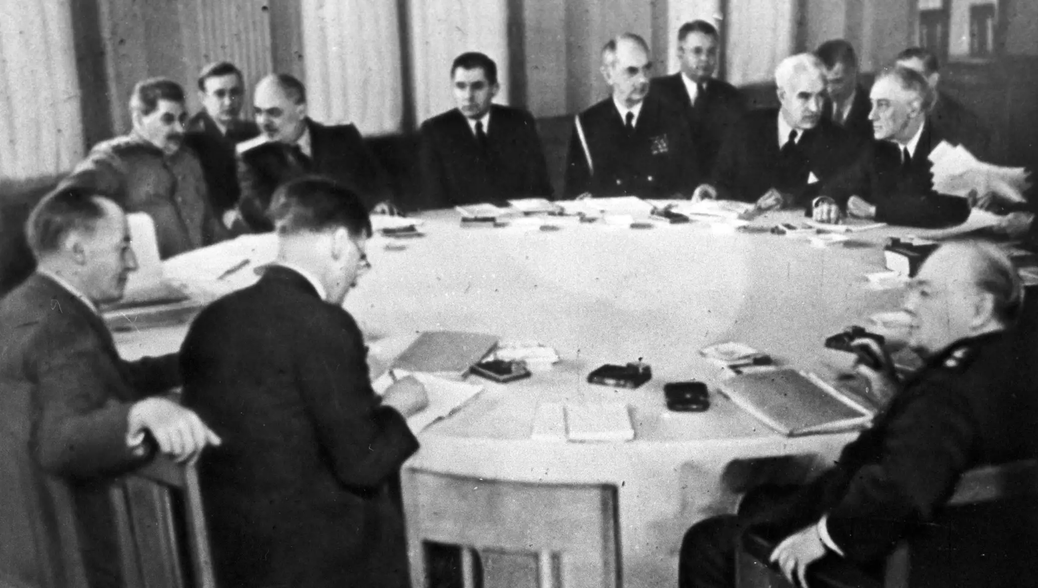 Международные конференции 1945. Ялтинская конференция 1945 года. Ялтинская конференция 1945 ООН. Конференция в Тегеране 1943. Ялтинская конференция 1943 года.
