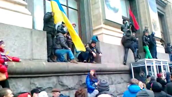 Захват зданий и уличные бои с милицией – чем обернулся евромайдан в Киеве