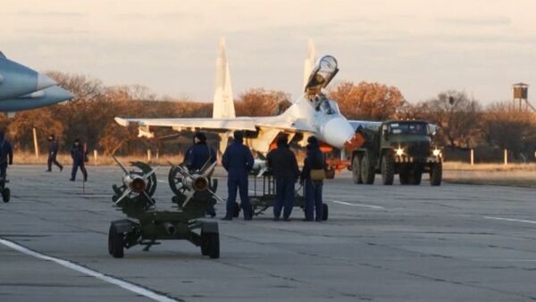 Подготовка истребителей Су-27 к выполнению учебно-боевых задач в Севастополе