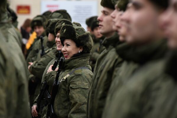 Женщины - военнослужащие в Крыму