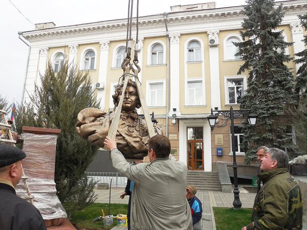 В Симферополе установили памятник князю Григорию Потемкину, открытие состоится 16 марта В Симферополе установили памятник князю Григорию Потемкину, открытие состоится 16 марта