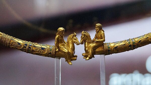 Уникальные золотые предметы из скифской коллекции Эрмитажа. Архивное фото.