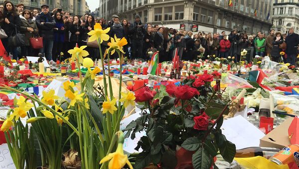 Минута молчания в память о жертвах теракта в Брюсселе