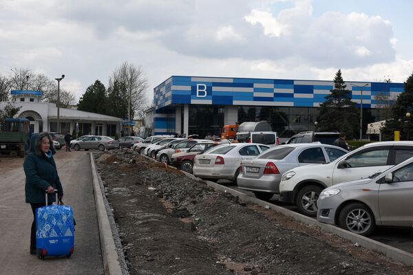 Работы по реконструкции аэропорта в Симферополе