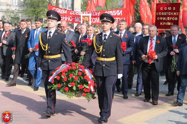 Симферополь отмечает 72-ую годовщину со Дня освобождения Симферополь отмечает 72-ую годовщину со Дня освобождения
