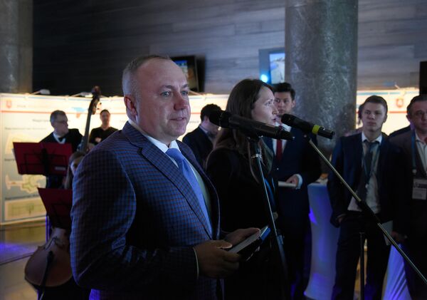 Конкурс Предприниматель года Крым 2015. Член генерального совета организации Деловая Россия, победитель конкурса Предприниматель года 2015 в России Дмитрий Пурим Конкурс Предприниматель года Крым 2015. Член генерального совета организации Деловая Россия, победитель конкурса Предприниматель года 2015 в России Дмитрий Пурим