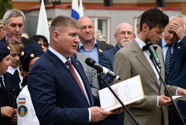 В Симферополе заложили капсулу строительства памятника Екатерине II. Первый заместитель председателя Совета министров РК Михаил Шеремет. В Симферополе заложили капсулу строительства памятника Екатерине II. Первый заместитель председателя Совета министров РК Михаил Шеремет.