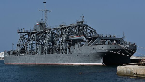 Спасательное судно Коммуна Черноморского Флота РФ