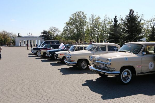 Пробег ретро-автомобилей Пробег ретро-автомобилей