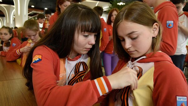 Акция Георгиевская ленточка в международном детском центре Артек Акция Георгиевская ленточка в международном детском центре Артек