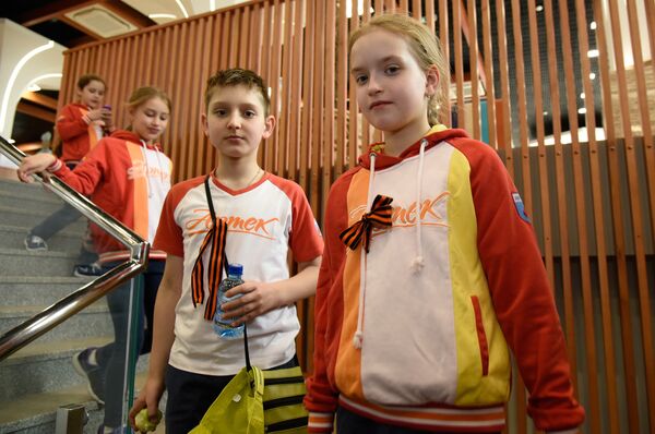 Акция Георгиевская ленточка в международном детском центре Артек Акция Георгиевская ленточка в международном детском центре Артек