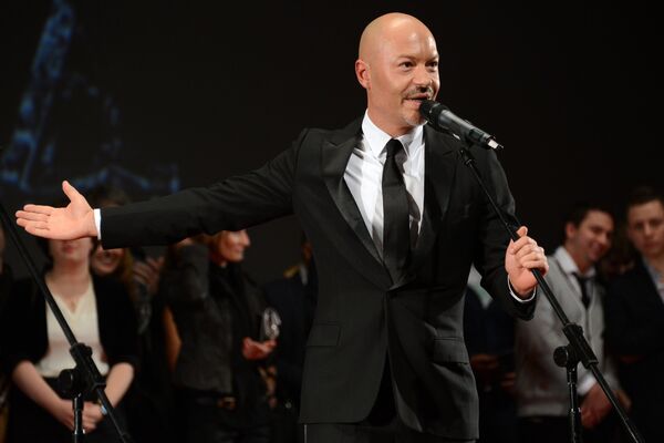 Режиссер Федор Бондарчук выступает на премьере своего фильма Сталинград Режиссер Федор Бондарчук выступает на премьере своего фильма Сталинград