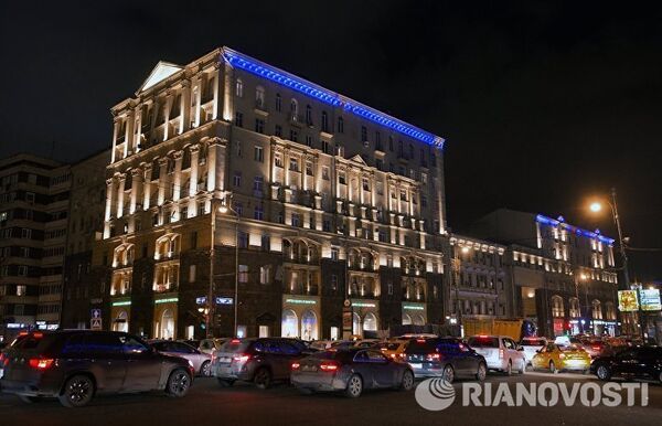 Дом №19 на Тверской, где жил прославленный летчик, герой Советского Союза, Алексей Петрович Маресьев Дом №19 на Тверской, где жил прославленный летчик, герой Советского Союза, Алексей Петрович Маресьев