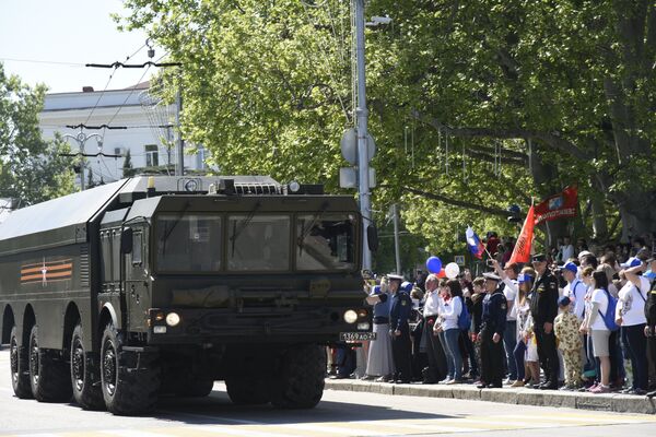Парад Победы в Севастополе, посвященный 71-й годовщине Победы в Великой Отечественной войне 1941-1945 гг. Парад Победы в Севастополе, посвященный 71-й годовщине Победы в Великой Отечественной войне 1941-1945 гг.