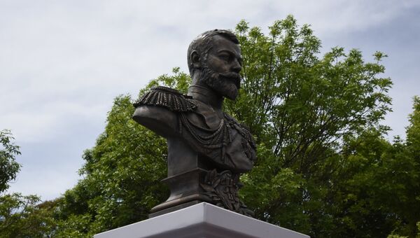 В Евпатории открыли бюст императору Николаю II