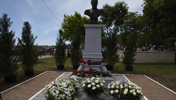 В Евпатории открыли бюст императору Николаю II В Евпатории открыли бюст императору Николаю II