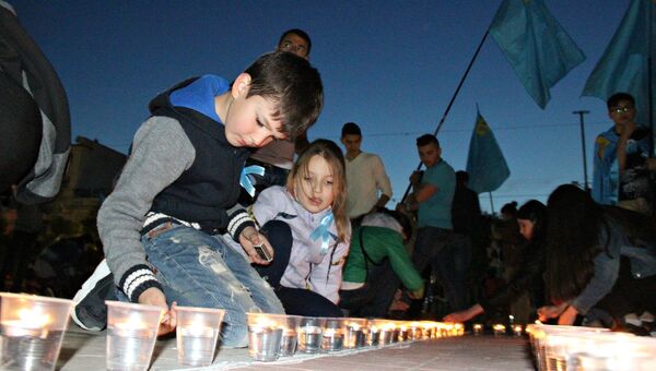 Акция Зажги огонь в своем сердце, посвященная годовщине депортации крымско-татарского народа, в Симферополе