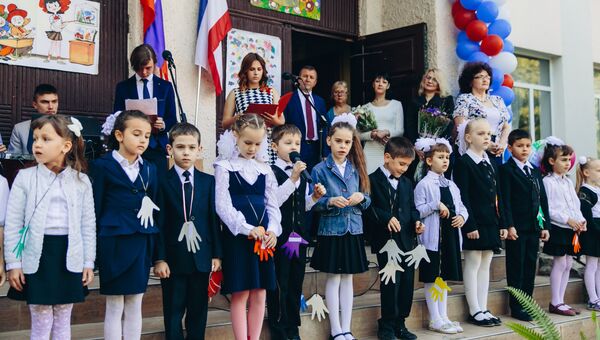 В школах Крыма прозвенел последний звонок
