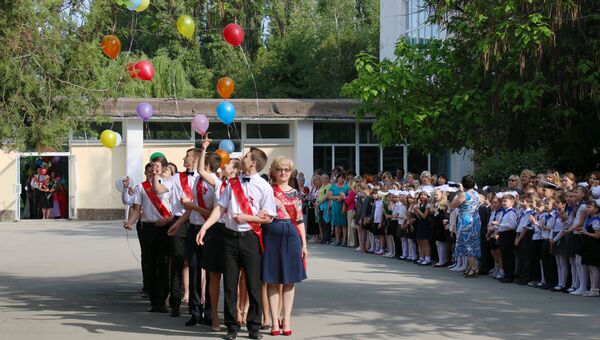 В школах Крыма прозвенел последний звонок
