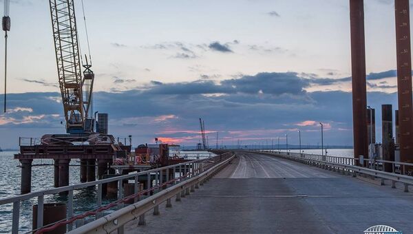Строительство моста через Керченский пролив. Вечер