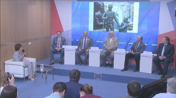 Пресс-конференция на тему: Крымская история в бронзе: открытие памятника Вежливым людям Пресс-конференция на тему: Крымская история в бронзе: открытие памятника Вежливым людям