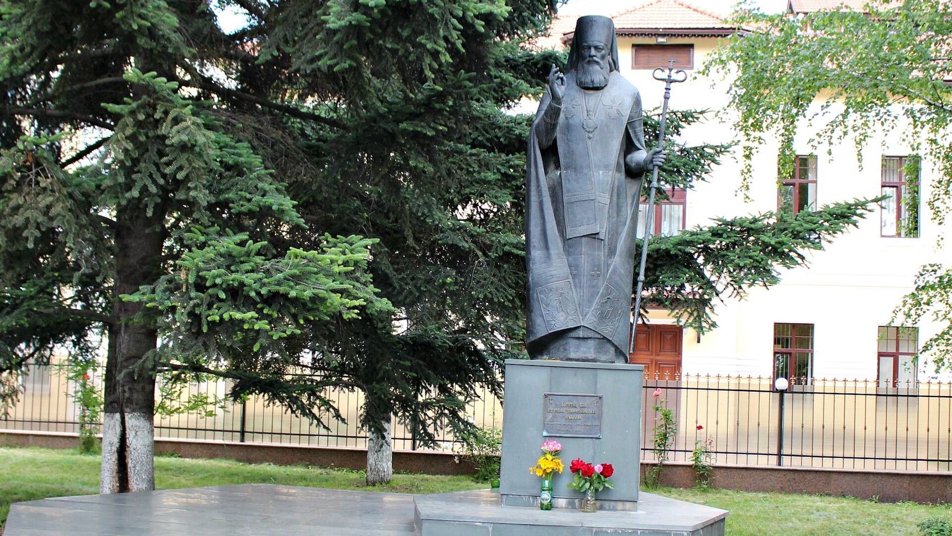 Памятник святителю Луке в Симферополе - РИА Новости, 1920, 06.09.2015