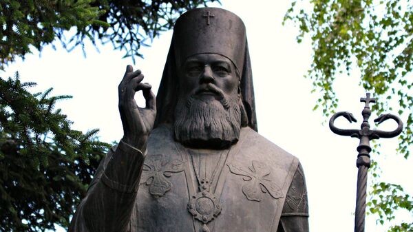 Святитель Лука. Памятник в Симферополе