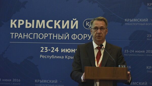 Министр транспорта Республики Крым Андрей Безсалов на третьем Крымском транспортном форуме в Алуште