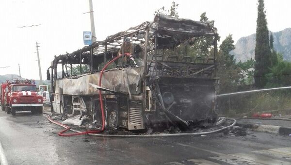 На Ялтинской трассе сгорел автобус