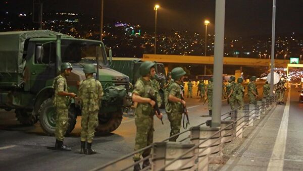 Военные в Стамбуле. 16 июля 2016 года
