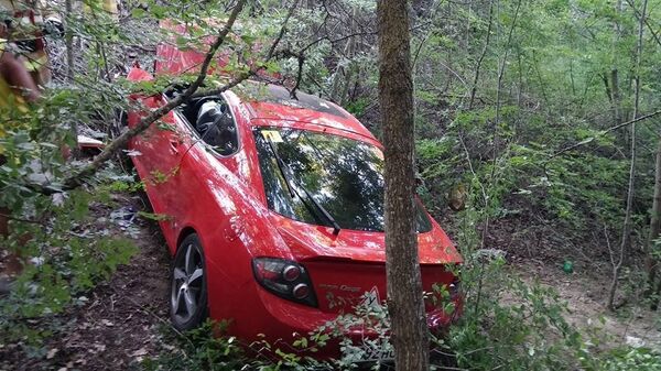 Под Судаком Hyundai улетел в обрыв Под Судаком Hyundai улетел в обрыв
