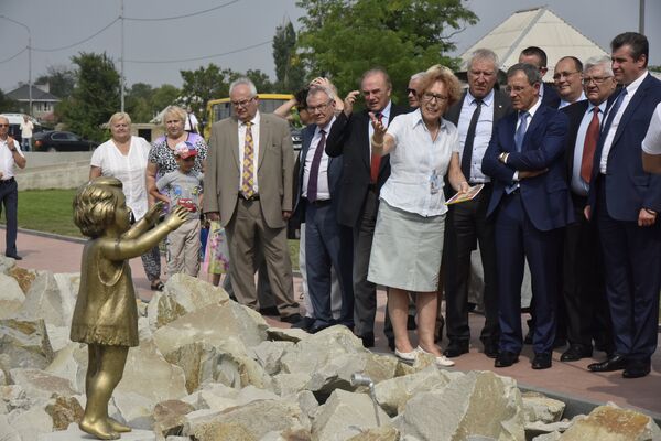 Французские делегаты в Крыму посетили мемориал Красный Французские делегаты в Крыму посетили мемориал Красный