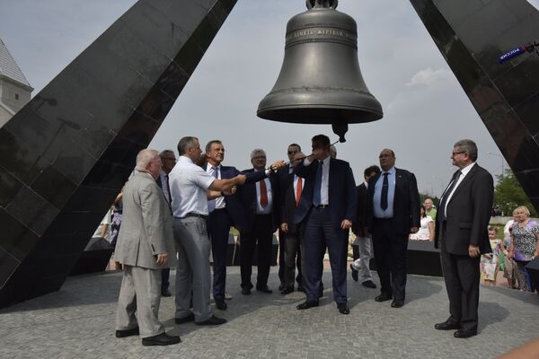 Французские делегаты в Крыму посетили мемориал Красный Французские делегаты в Крыму посетили мемориал Красный