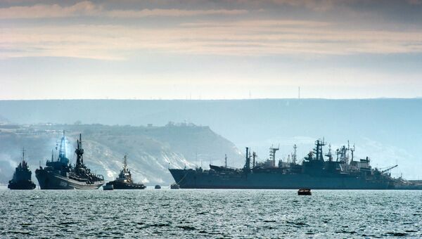 Корабли Черноморского флота России в бухте Севастополя
