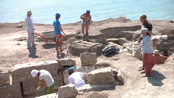 Археологи нашли древнюю радионяню при раскопках некрополя Кыз-Аул в Крыму