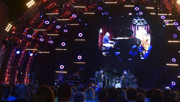 Программа Джаз со скоростью света на финальном концерте Koktebel Jazz Party-2016: джем-сейшн по телемосту c Москвой