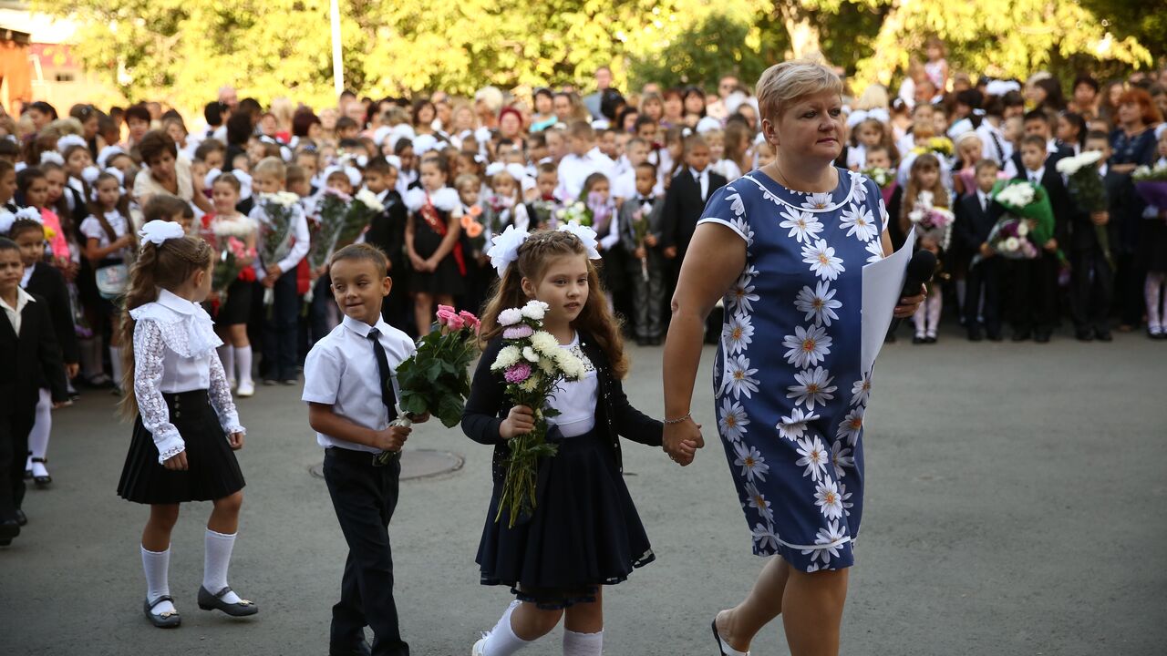 Могут ли отменить школьные линейки в Крыму – Роспотребнадзор - РИА Новости  Крым, 26.08.2022