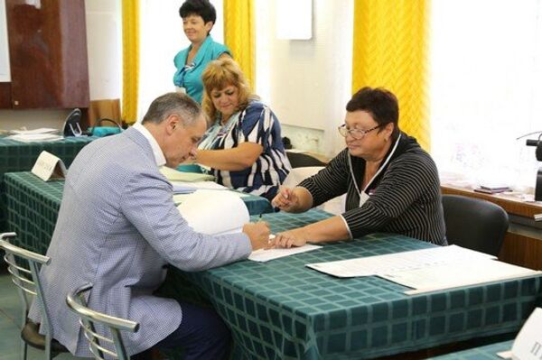 Председатель Государственного Совета РК Владимир Константинов проголосовал на выборах в Госдуму РФ Председатель Государственного Совета РК Владимир Константинов проголосовал на выборах в Госдуму РФ