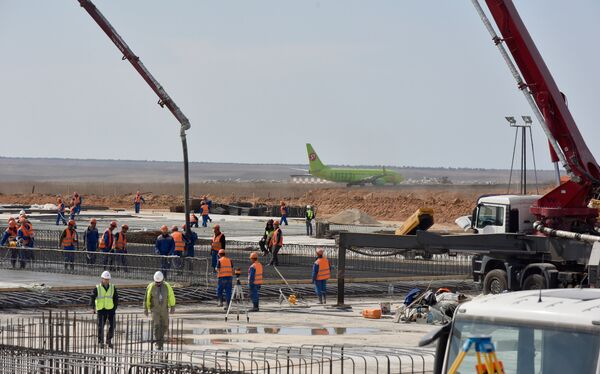 Строители приступили к заливке фундамента нового аэровокзального комплекса аэропорта Симферополь Строители приступили к заливке фундамента нового аэровокзального комплекса аэропорта Симферополь