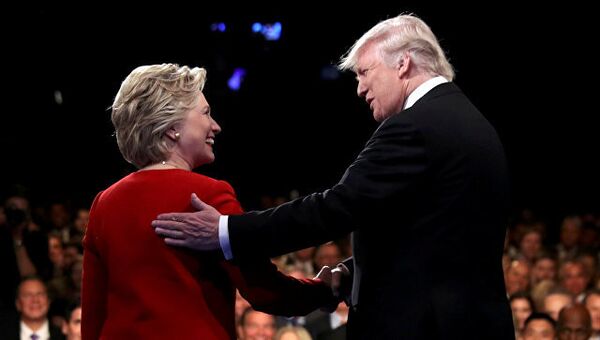 Кандидаты в президенты США Хиллари Клинтон и Дональд Трамп на дебатах. 27 сентября 2016 год