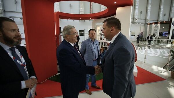 Встреча президента Группы компаний КСК Николая Шалимова и губернатора Красноярского края Виктора Толоконского на Международном инвестиционном форуме Сочи-2016 Встреча президента Группы компаний КСК Николая Шалимова и губернатора Красноярского края Виктора Толоконского на Международном инвестиционном форуме Сочи-2016