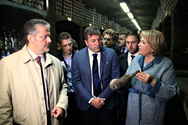 Члены итальянской делегации посетили винзавод Массандра