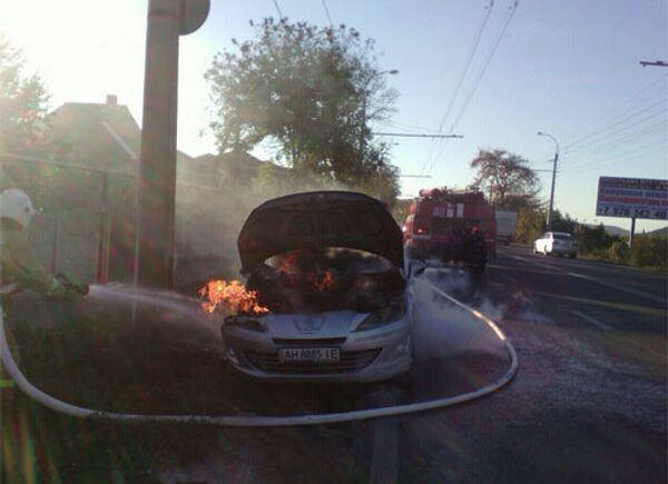 Загорание легкового автомобиля произошло на трассе Симферополь-Ялта в селе Доброе
