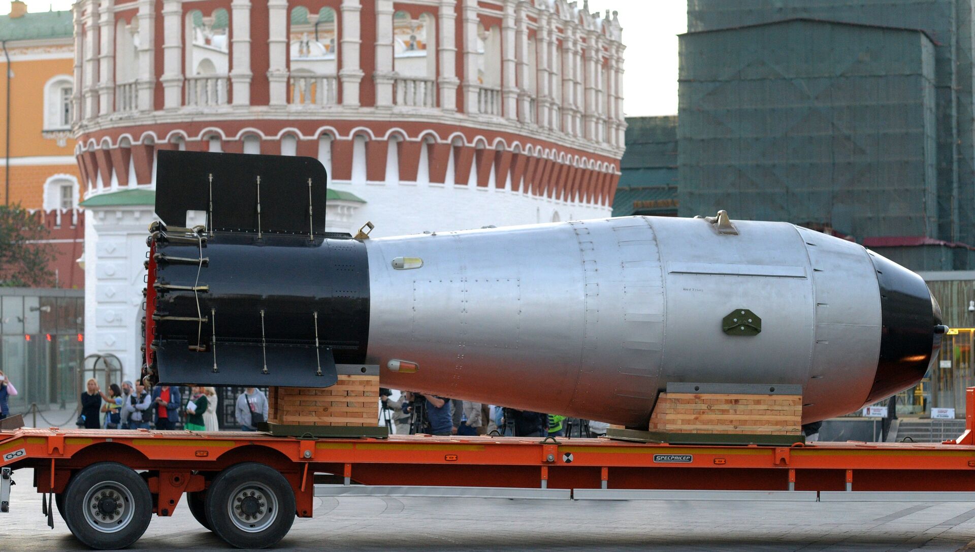Копия термоядерной Царь-бомбы доставлена в Москву - РИА Новости, 1920, 09.01.2021