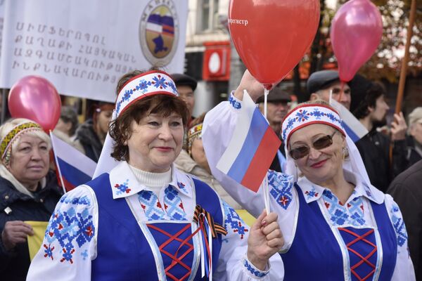 Симферополь отметил День народного единства Симферополь отметил День народного единства