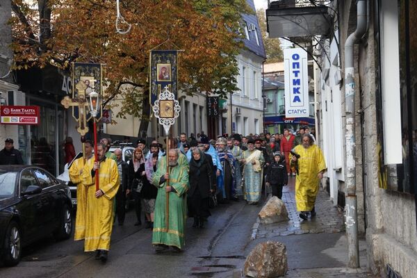 Крестный ход в Ялте, посвященный Дню Казанской иконы Божьей Матери и Дню народного единства